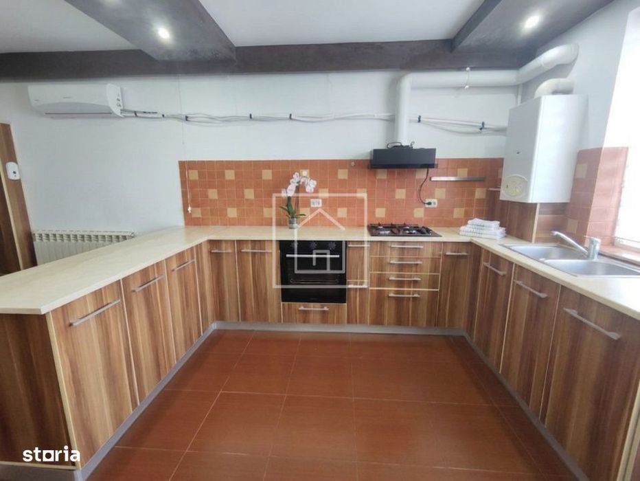 Apartament cu 3 camere si balcon etaj 2 zona Rahovei, Sibiu