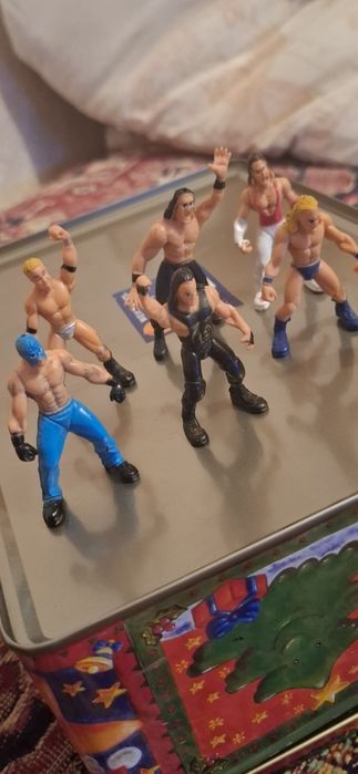 Фигурки на кечисти