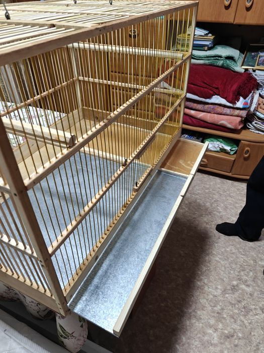 Клетка для птиц, деревянная