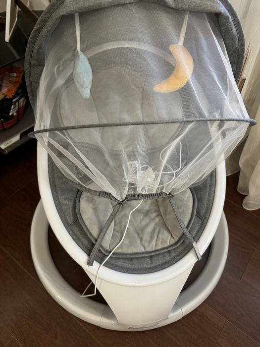 Leagan electric pentru bebelusi