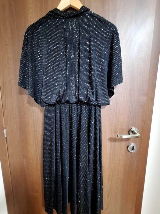 Rochie de ocazie neagra cu insertii argintii