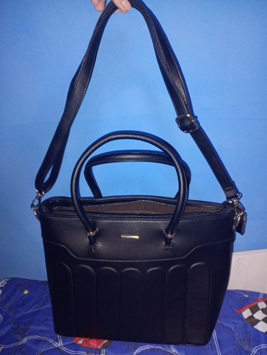 Дамска чанта чисто нова