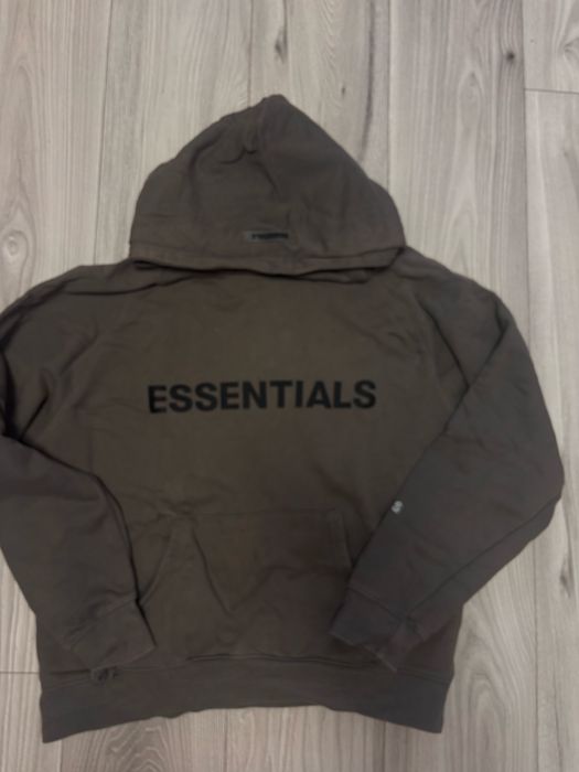 essentials сив суичер