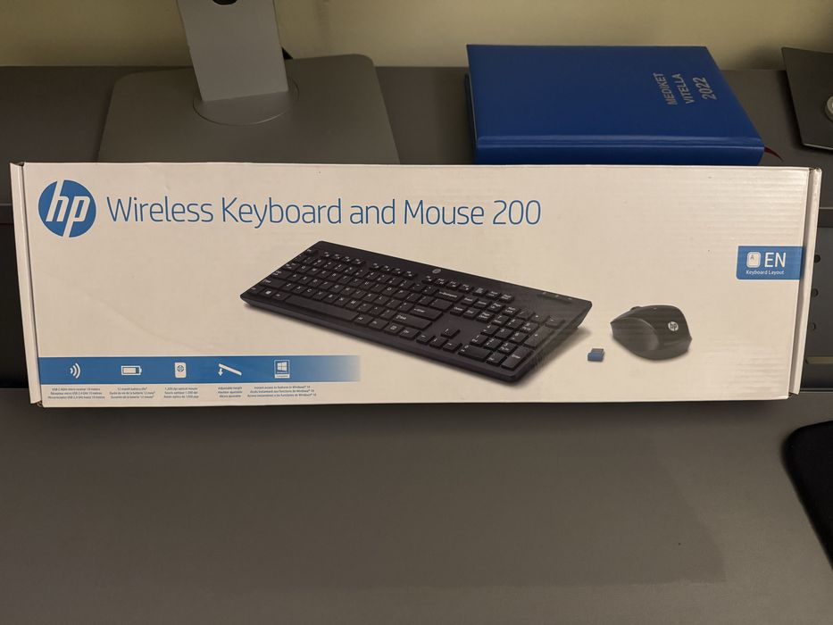 Kit Tastatura si mouse wireless HP 200