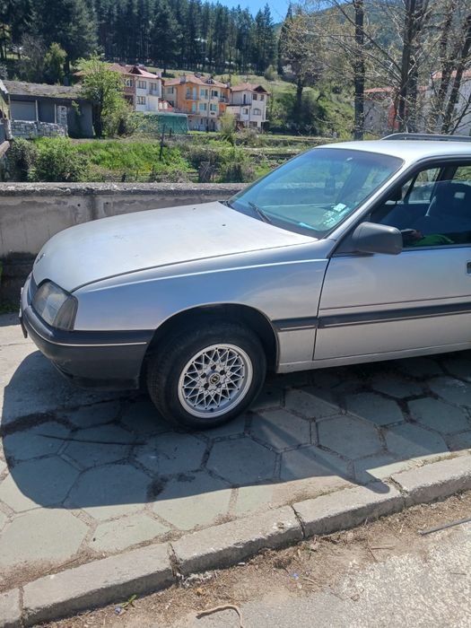 Opel Omega Комби 2.0i автоматик
