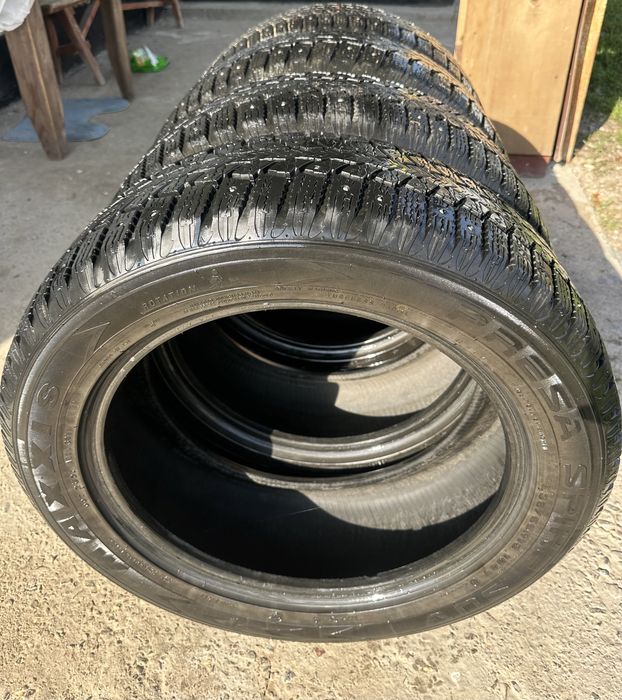 Зимние Шины Maxxis в отличном состояний