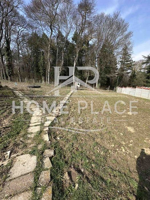 Парцел 1250 кв.м. с постройка в м-ст Боровец Север