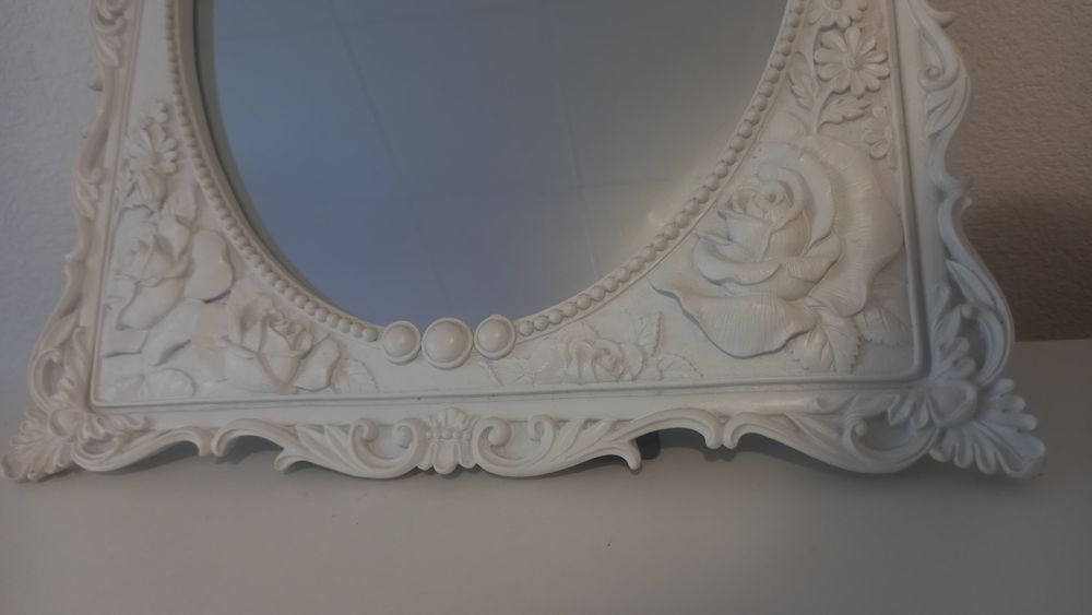 Oglindã albã decorativã cu elemente baroce & victoriene