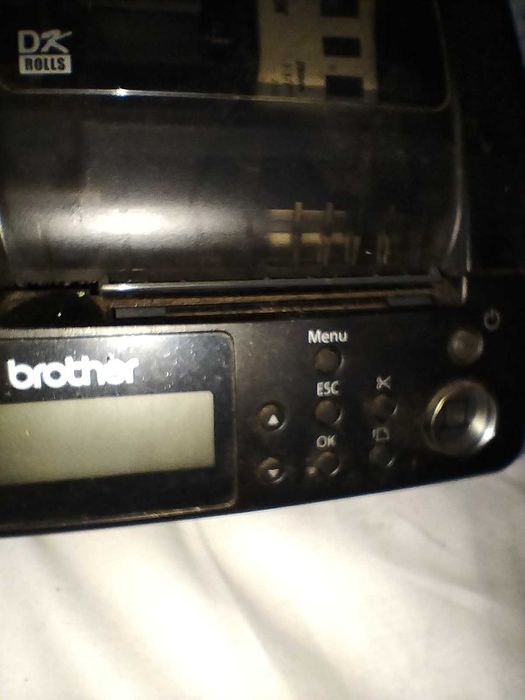 Продавам етикетен принтер Brother QL-650TD.