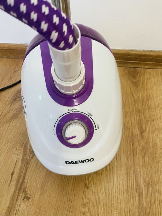Aparat de calcat vertical cu aburi, marca Daewoo, 1600 W