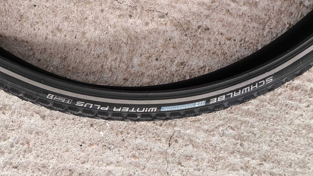 Set, Anvelope de Iarna, cu pini de metal, pentru Bicicleta Schwalble