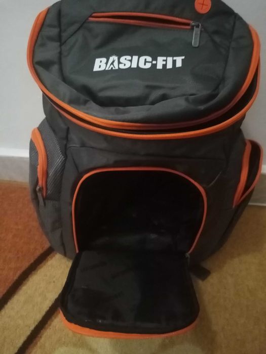 Голяма спортна раница BASIC-FIT нова
