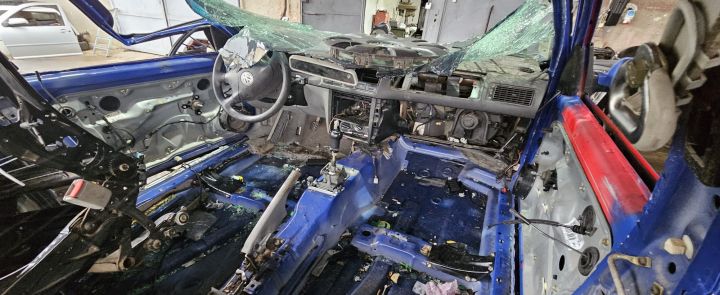 Ansamblu stergatoare parbriz volan pe stanga Volkswagen VW Golf a 4-a