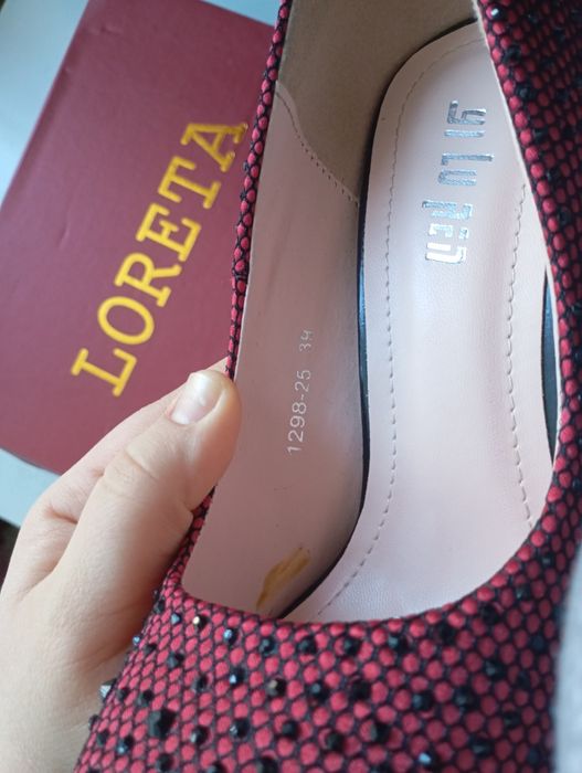 Женская обувь . ..