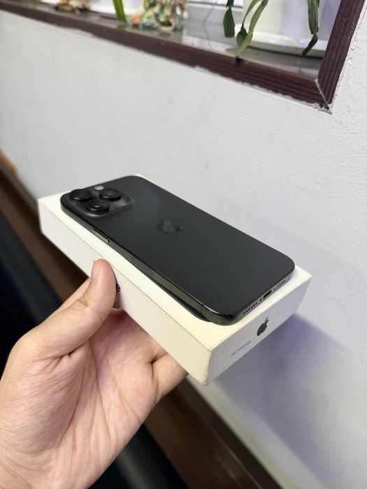 iPhone 15 Pro Max 256Gb - В отличном состоянии