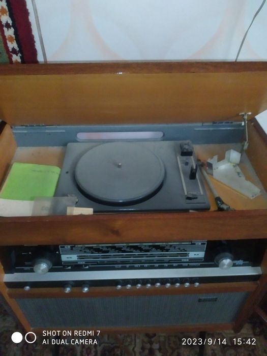 Продается Радиола Ригонда-103
