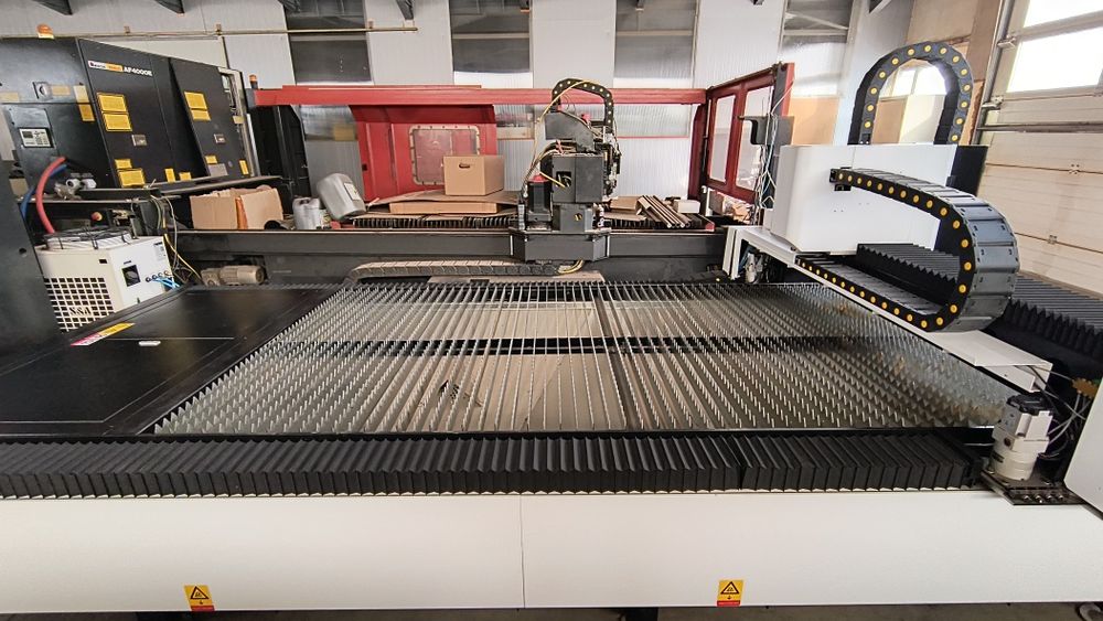 Mașină de debitat CNC fibră laser 3 kW