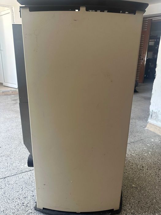 Продавам чисто нова италианска Пелетна камина COLA