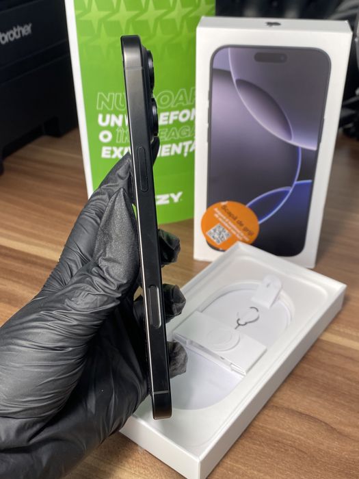 iPhone 16 Pro Max • 256 GB • Black Titanium