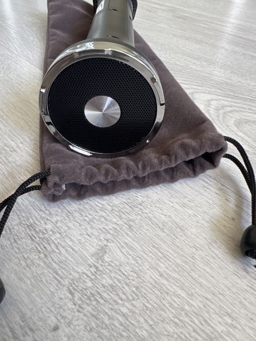 Микрофон с встроенной колонкой