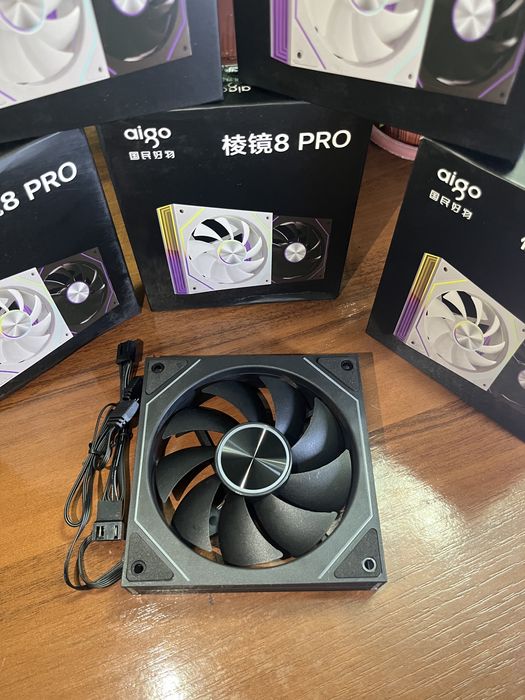 Кулер aigo 8pro.