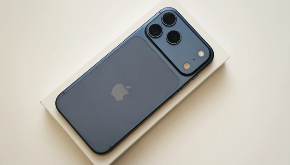 Продам iphone 17pro max 256gb