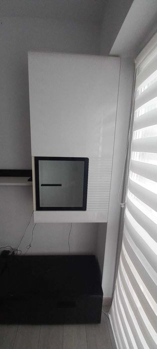 Set mobila Living - comoda TV cu 3 sertare, 2 corpuri albe, 2 etajere negre