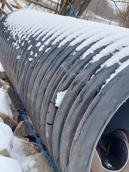 Tub pentru construcția unui pod...Tubul este nou și foarte rezistent..