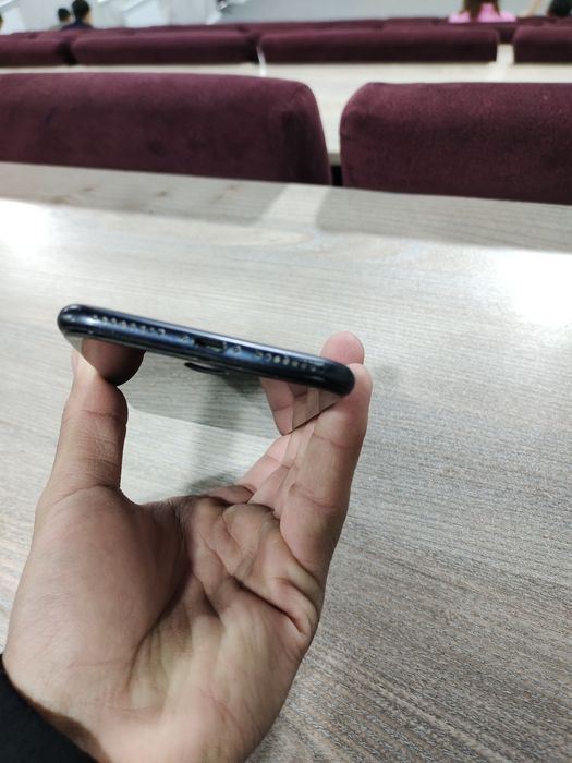 iPhone 7 plus juda tiniq holatda