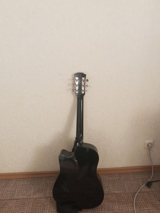 Продам гитару в хорошем состоянии