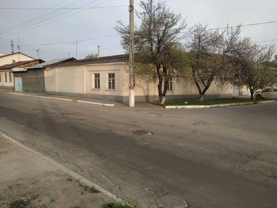 Uy Sotiladi Shofayz mostda  kotta yol yuzida !!!