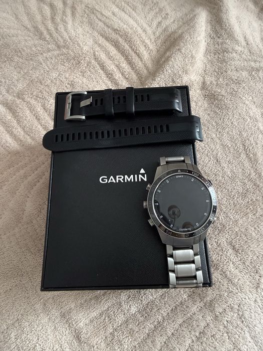 Смарт часы Garmin MARQ Aviator