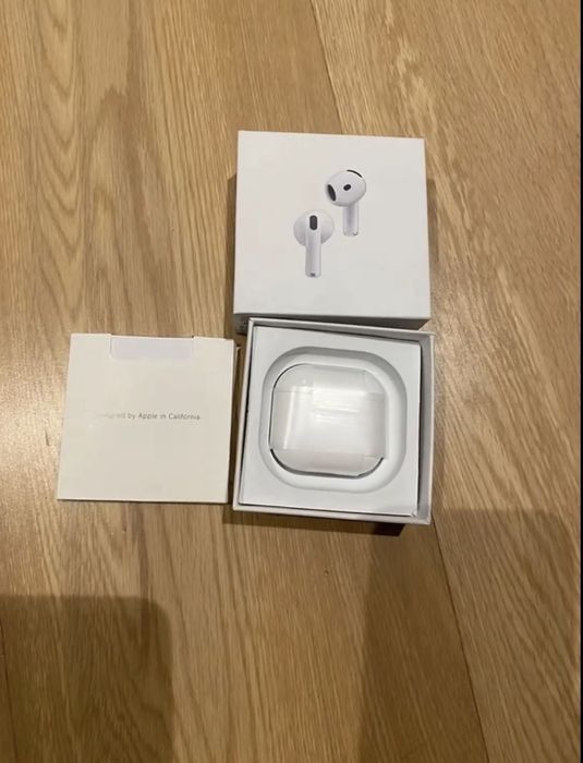 AirPods 4 in stare impecabila