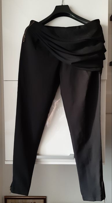 Pantaloni dama,bby,noi cu eticheta,model superb culoare neagra 38