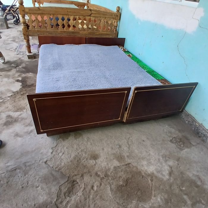 2 ta divan matraslari bilan.