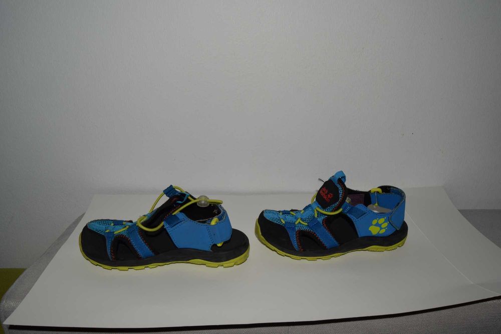 Обувки за момче Jack Wolfskin и Geox