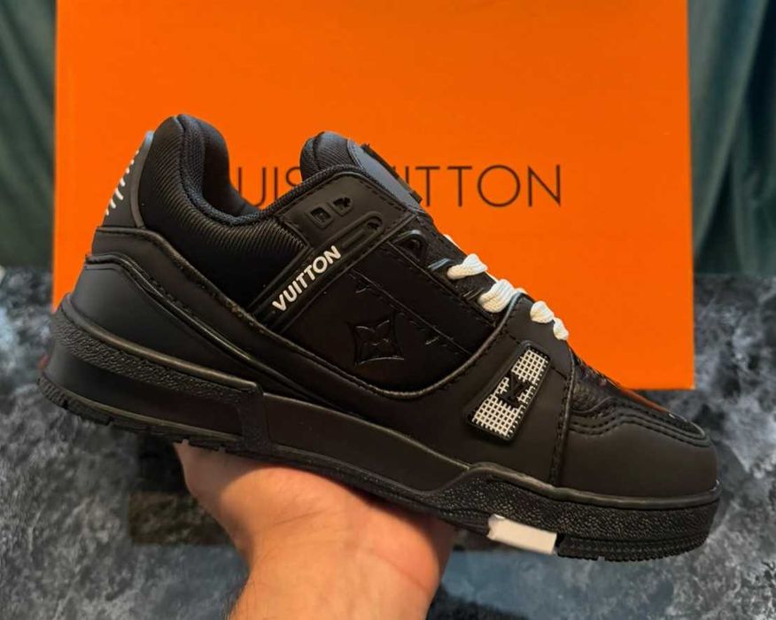 Adidasi Louis Vuitton Trainer LV - Negru Produs Nou - Full Box