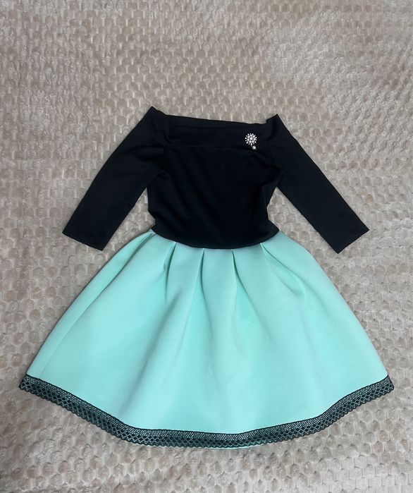 продам платье 42 размера