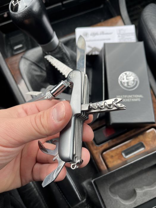 Милтифункционален джобен нож