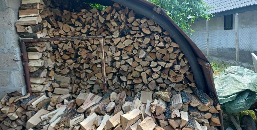 Предлагам: • Косене на дворове • Почистване на мазета