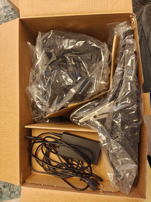 Volan Logitech G923 Trueforce pentru PS5, PS4 and PC