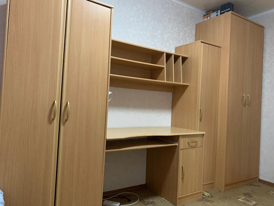 Школьный уголок со шкафом