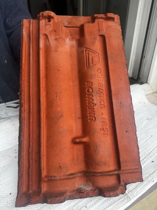 Tigla in stare foarte buna