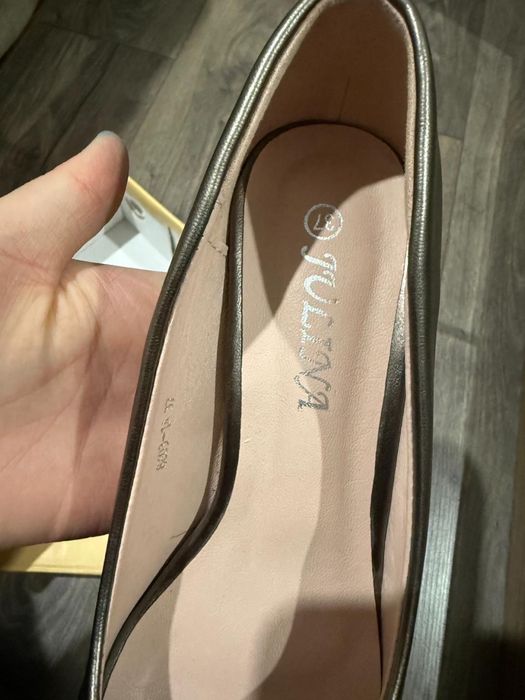 Продам туфли новые