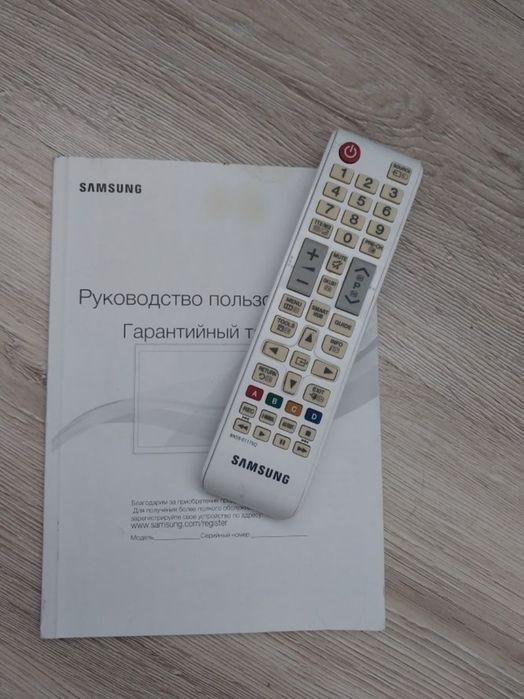 Смарт телевизор Samsung 101см. Белые рамки.