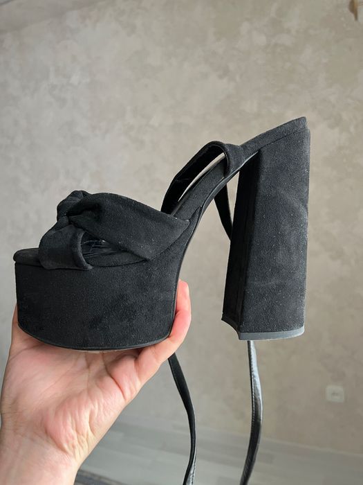 замшевые босоножки