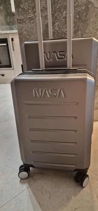 Черен ноември!КУФАР С КОЛЕЛЦА NASA, ултра лек, поликарбонат, размер М
