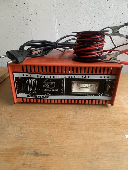 Зарядно за автомобил 12V акумолатор