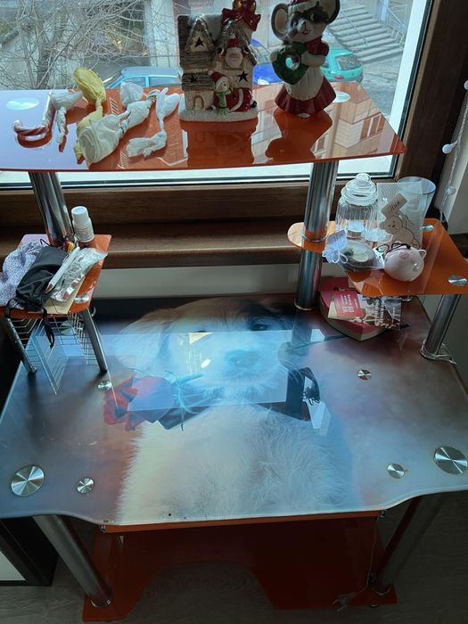 Стъклено бюро в добро състояние