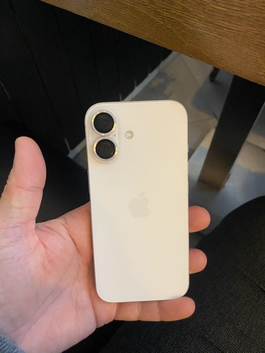 Срочно продам Iphone 17 белый 256gb